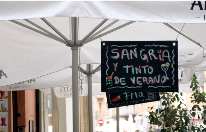 Figueres multa a dos comercios por no rotular en catalán y avisa a otros doce